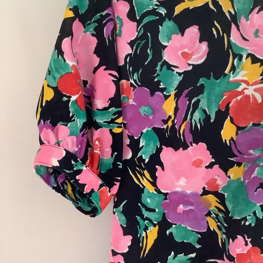 Vintage Lady Manhattan Floral Blouse - Picture 3 of 6